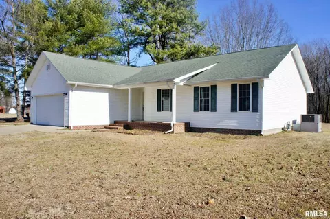 16 Woodhaven Dr, Metropolis, IL 62960