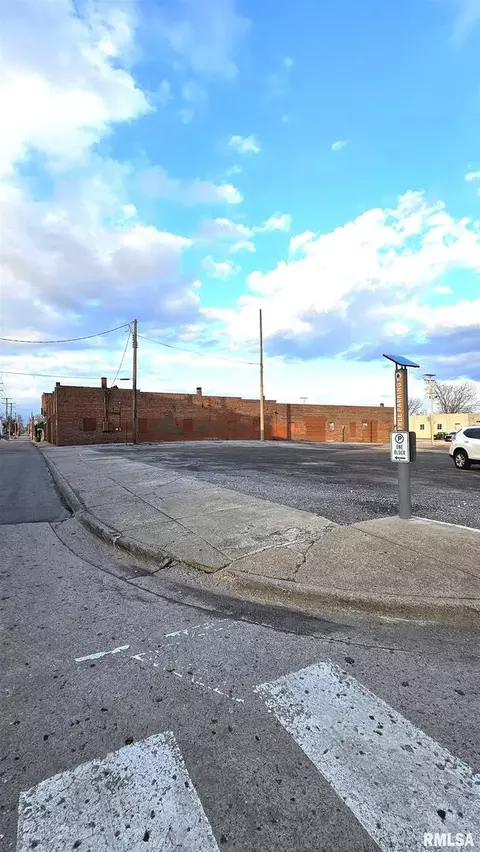 200 E Main St, Marion, IL 62959 photo 8