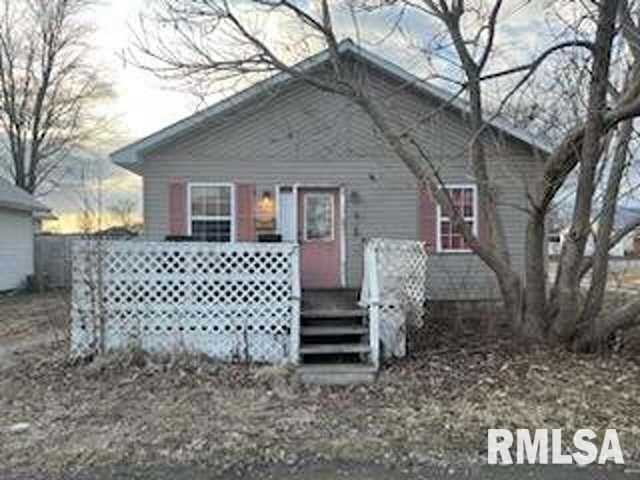 211 N Douglas St, West Frankfort, IL 62896