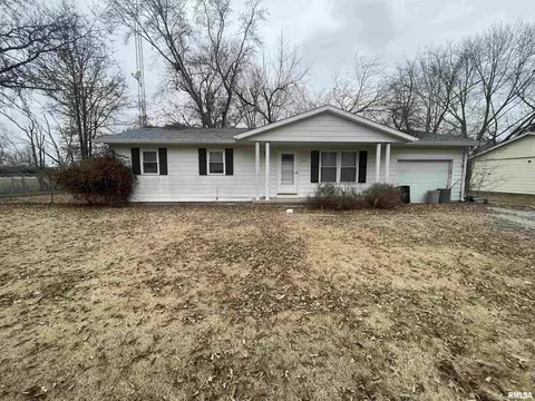 222 Westport Dr, Salem, IL 62881
