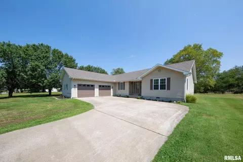 619 N Saluki Dr, Marion, IL 62959