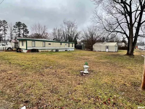 1313 Girard St, Metropolis, IL 62960