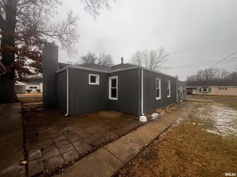 804 E 11th St, Centralia, IL 62801 photo 5
