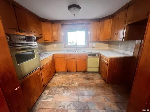 804 E 11th St, Centralia, IL 62801 photo 12
