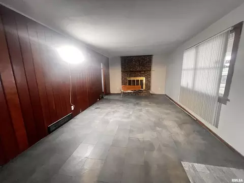 804 E 11th St, Centralia, IL 62801 photo 9