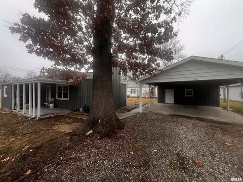 804 E 11th St, Centralia, IL 62801 photo 8