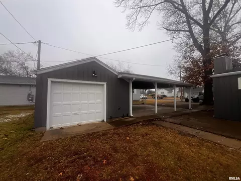 804 E 11th St, Centralia, IL 62801 photo 4