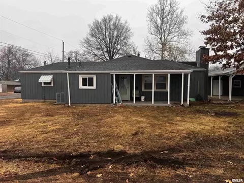 804 E 11th St, Centralia, IL 62801