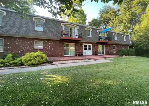 430 N 11th St #1, Murphysboro, IL 62966
