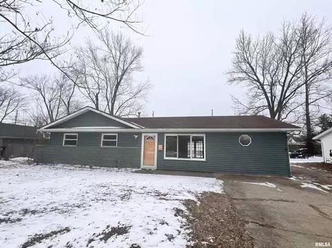 907 E Boyton St, Marion, IL 62959