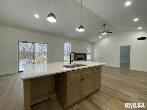 8211 Stirrup Ln, Springfield, IL 62712 photo 11