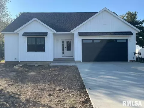 8211 Stirrup Ln, Springfield, IL 62712