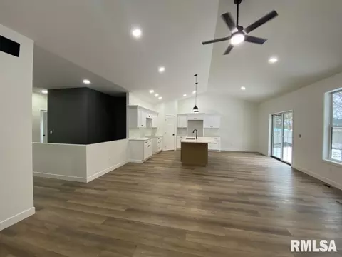 8211 Stirrup Ln, Springfield, IL 62712 photo 5