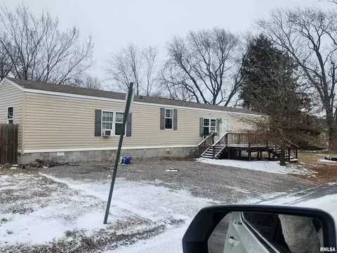 4 E 1st South St, Tamaroa, IL 62888