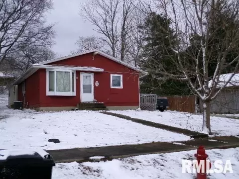 322 Walnut St, Rosiclare, IL 62982