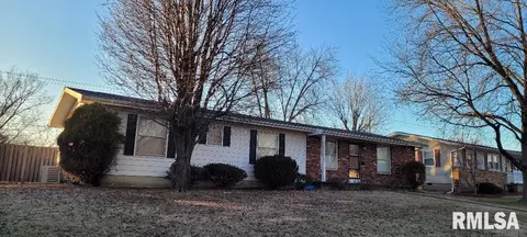 31 SW Crescent St, Mount Vernon, IL 62864