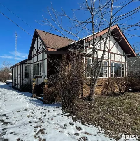 311 W Helen Ave, Christopher, IL 62822
