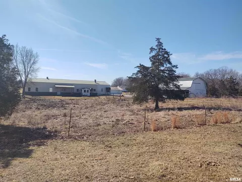 425 Pioneer Ln, Vienna, IL 62995