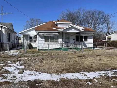 1009 Vienna St, Metropolis, IL 62960