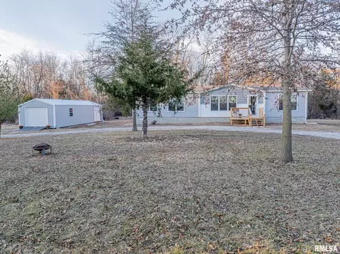 21065 State Route 161, Centralia, IL 62801