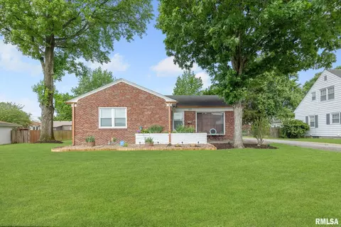 109 Panther Dr, Pinckneyville, IL 62274