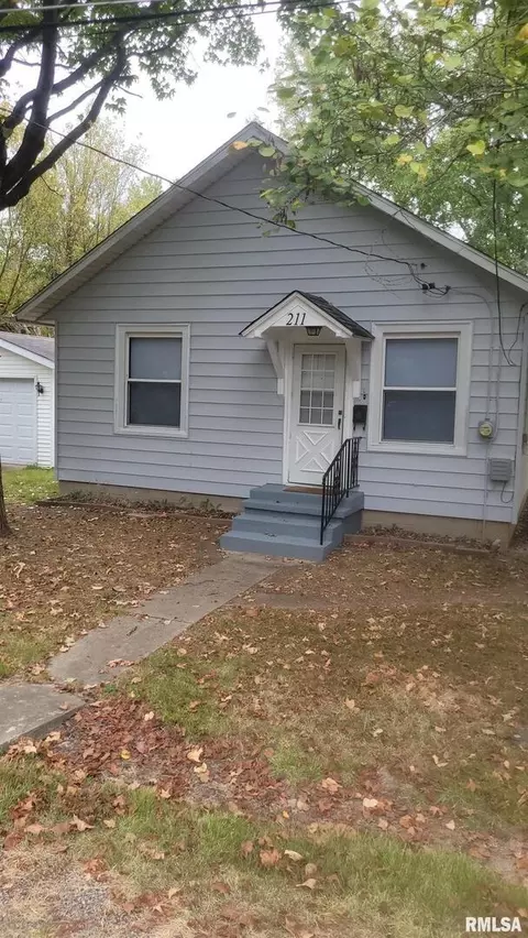 211 W Bryan St, Herrin, IL 62948