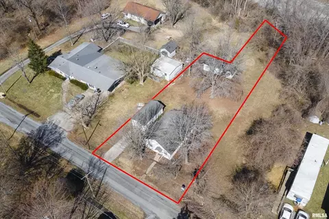 View/Area - 211 W Bryan St, Herrin, IL 62948 photo 2 of 2