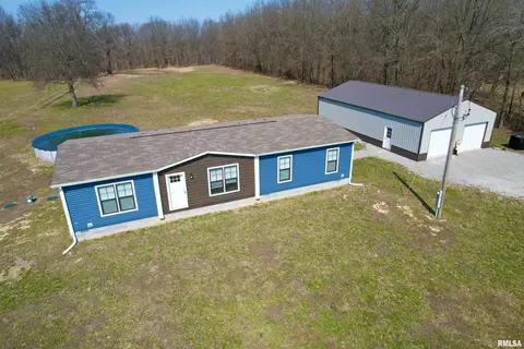 2979 Bundyville Rd, Walnut Hill, IL 62893