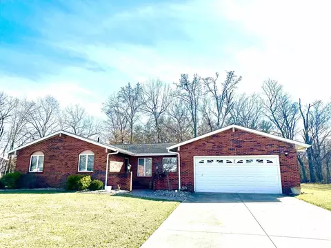 47 Lakewood Dr, Centralia, IL 62801