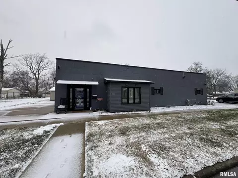 424 N College St, Centralia, IL 62801