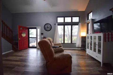 14665 E Windsong Rd, Mount Vernon, IL 62864 photo 3