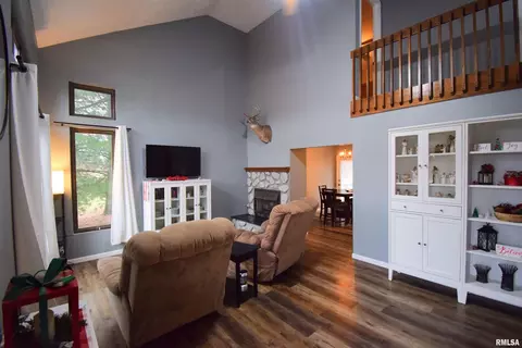 14665 E Windsong Rd, Mount Vernon, IL 62864 photo 2