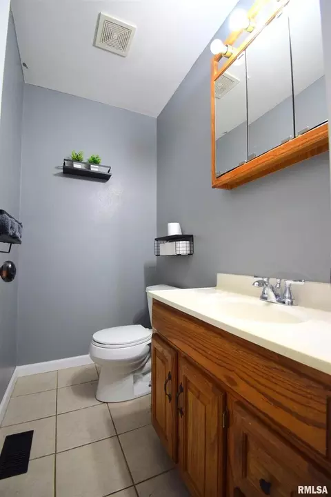 14665 E Windsong Rd, Mount Vernon, IL 62864 photo 12