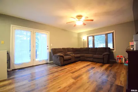 14665 E Windsong Rd, Mount Vernon, IL 62864 photo 11