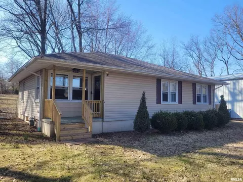 811 S 27th St, Mount Vernon, IL 62864
