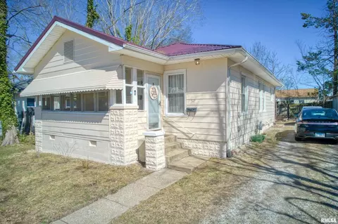 517 N Michaels St, Carbondale, IL 62901