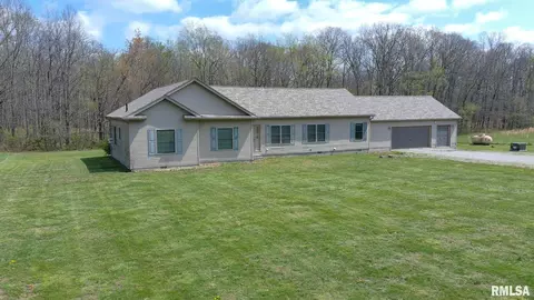 2814 Chouteau Ave, Odin, IL 62870