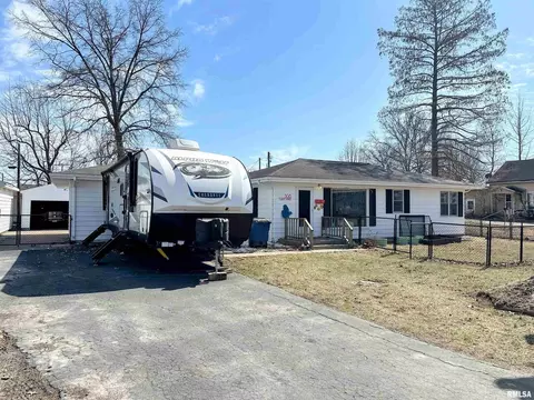 308 S East St, Pinckneyville, IL 62274