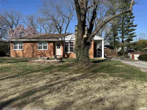 121 Turner Ave, Anna, IL 62906