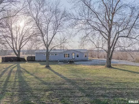 1987 Charleston Rd, Salem, IL 62881