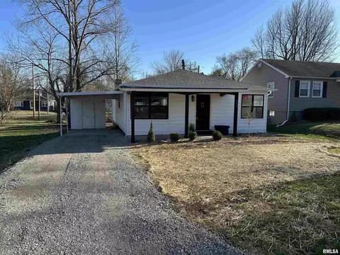 455 E Cedar Ave, Du Quoin, IL 62832