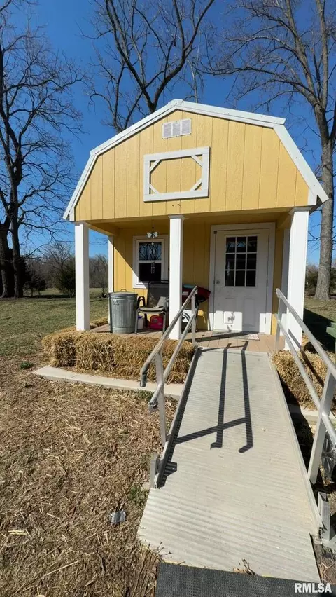 10555 Stotlar Rd, Herrin, IL 62948