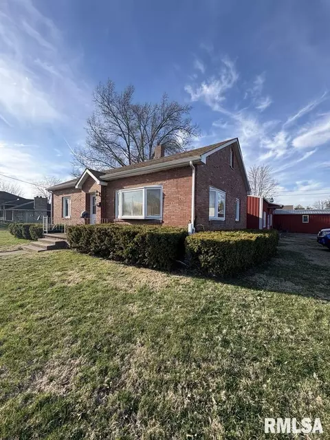 809 E Main St, West Frankfort, IL 62896