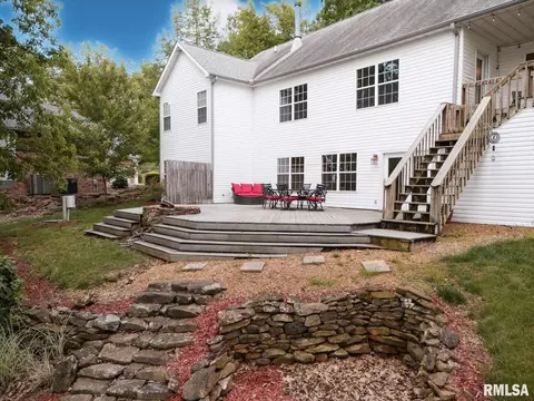 55 Kings Ct, Goreville, IL 62939