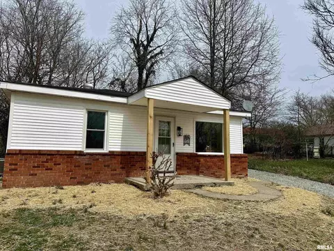 704 Royal Ave, Mount Vernon, IL 62864