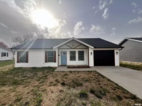 503 Missouri Ave, Carterville, IL 62918