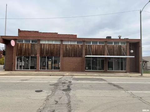 301 S Broadway St, Centralia, IL 62801