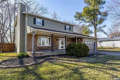 17 Blackberry Ln, Herrin, IL 62948