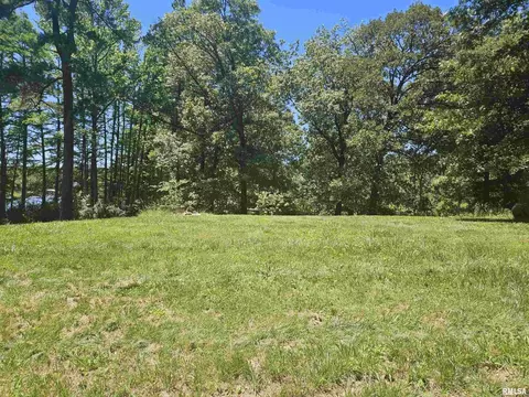 13815 Robin Rd, Benton, IL 62812