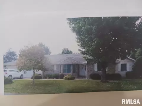 111 N Mulberry St N, Sesser, IL 62884
